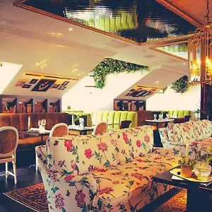 2* Hotel Robinson